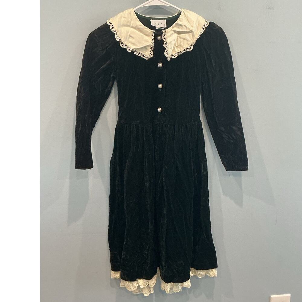 Vintage Girls Velvet Dress Size 10 Hunter Green Victorian Classic Cottagecore